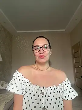 Snapshot of Milana8263 chatting on February 15, 8:24 am Milana8263 online show from February 15, 8:24 am