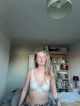 NaughtyAmore online show from November 30, 2:07 pm