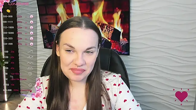 Snapshot of Mila_Milano chatting on November 10, 9:58 am Mila Milano online show from November 10, 9:58 am