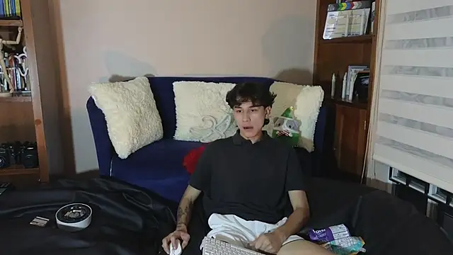 Derekswan online show from December 21, 12:02 am