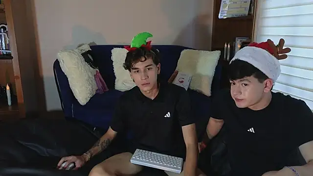 Derekswan online show from December 15, 9:31 pm