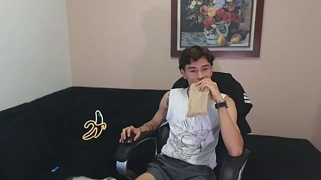 Derekswan online show from May 19, 11:34 pm