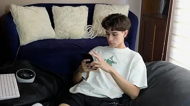 Derekswan online show from November 15, 3:49 pm