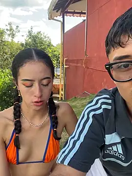 Snapshot of SAMANTHA_AND_PETER chatting on December 1, 8:21 pm SAMANTHA AND PETER online show from December 1, 8:21 pm