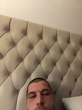 Kinkycouple142 online show from February 8, 7:55 pm