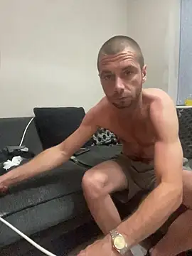 Kinkycouple142 online show from May 25, 8:40 pm