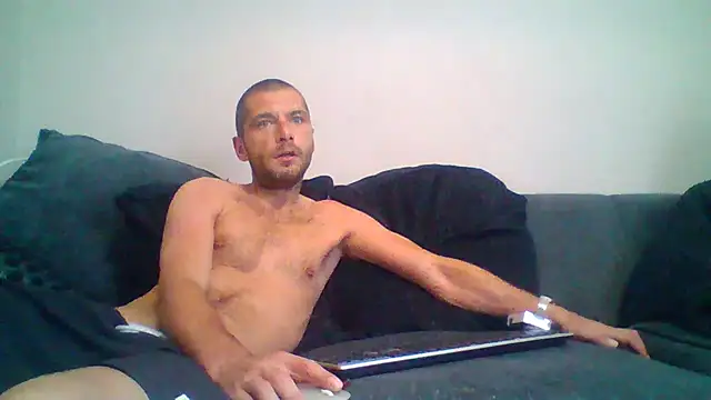 Kinkycouple142 online show from May 26, 6:28 pm