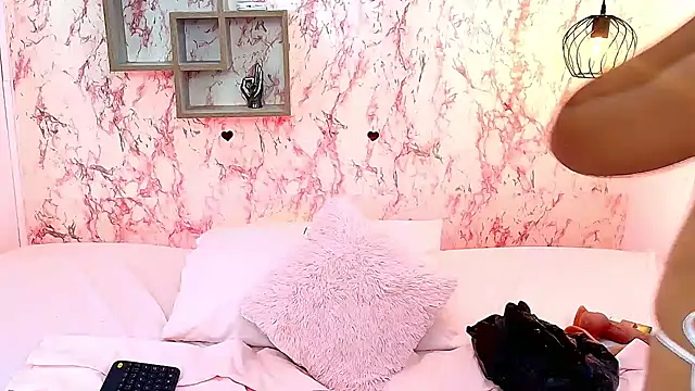 KATY LOWERY online show from January 18, 3:32 am