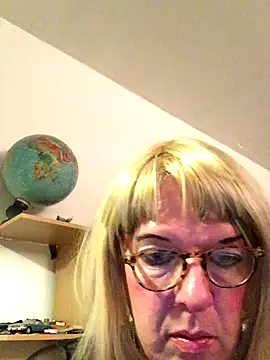 simone xdressing online show from November 5, 8:01 pm