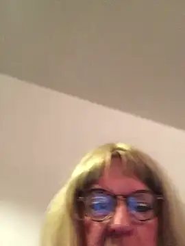 simone xdressing online show from March 25, 12:55 am