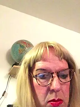 simone xdressing online show from November 8, 1:31 am