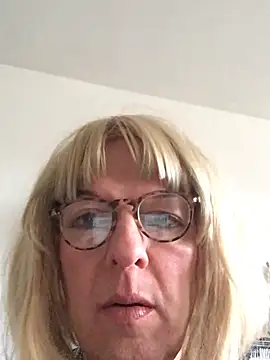 simone xdressing online show from February 15, 3:22 pm