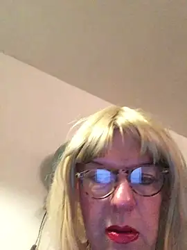 simone xdressing online show from January 11, 7:54 pm