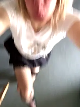 simone xdressing online show from September 28, 9:05 am