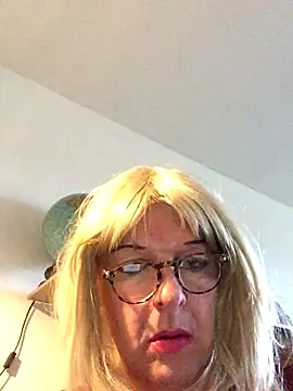 simone xdressing online show from November 23, 2:27 pm