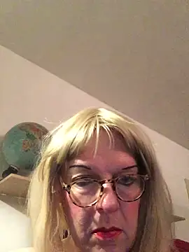 simone xdressing online show from November 16, 1:10 am