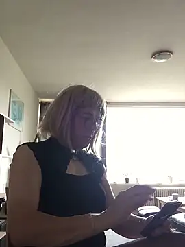 simone xdressing online show from October 5, 1:13 pm