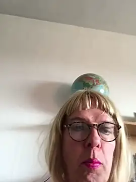 simone xdressing online show from March 15, 2:23 pm