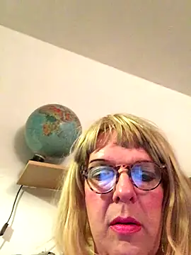 simone xdressing online show from November 2, 7:52 pm