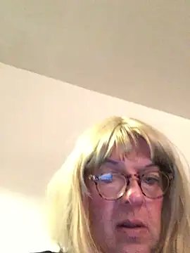 simone xdressing online show from March 1, 8:31 pm