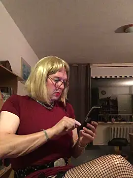 simone xdressing online show from October 2, 11:41 pm