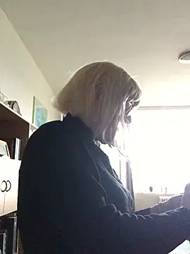 simone xdressing online show from February 22, 8:28 am