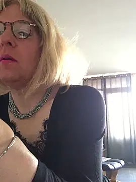 simone xdressing online show from April 19, 5:36 pm