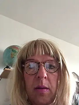 simone xdressing online show from October 3, 1:01 pm