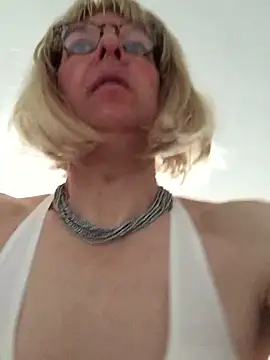 simone xdressing online show from March 11, 4:23 pm