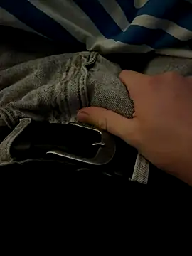 Snapshot of monsieur18cm chatting on November 10, 12:04 am monsieur18cm online show from November 10, 12:04 am