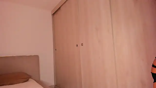 sofilopezcol online show from April 11, 12:51 am