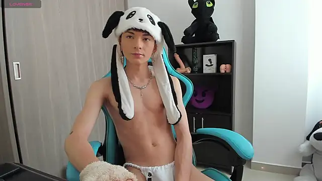 RYO BLEU  online show from May 13, 3:41 pm