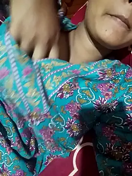 Snapshot of desiXcouple97 chatting on February 26, 4:45 am desiXcouple97 online show from February 26, 4:45 am