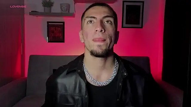 Snapshot of AresMassimoX chatting on November 12, 3:43 am AresMassimoX online show from November 12, 3:43 am