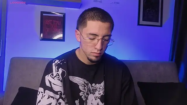 AresMassimoX online show from February 10, 6:07 pm