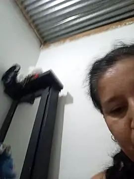 Snapshot of Sra_Angelina chatting on February 13, 1:27 am Sra Angelina online show from February 13, 1:27 am