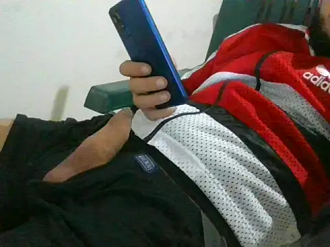 Snapshot of Malessere1922 chatting on November 17, 3:32 am Malessere1922 online show from November 17, 3:32 am