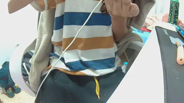 Calavera2001 online show from December 18, 11:52 pm