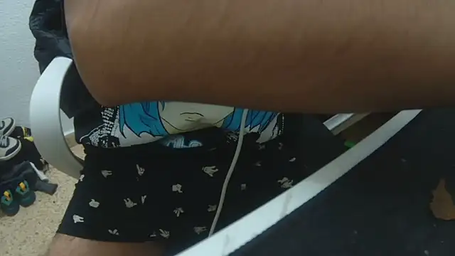 Calavera2001 online show from February 12, 11:37 pm