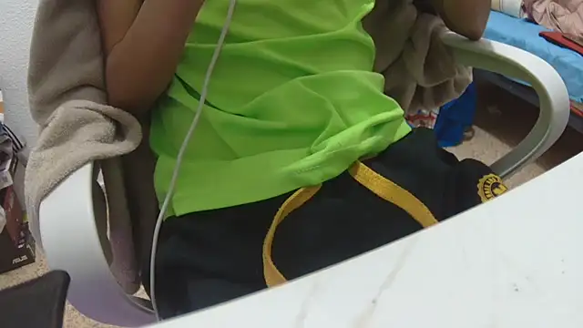 Calavera2001 online show from December 21, 2:46 am