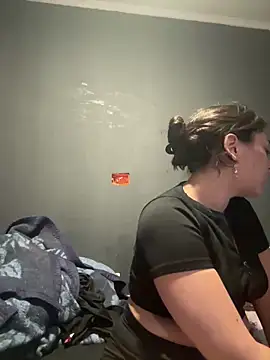 Snapshot of ctlnblls chatting on March 5, 11:43 pm ctlnblls online show from March 5, 11:43 pm