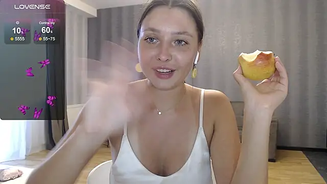 Snapshot of your__gena chatting on July 28, 3:21 pm your gena online show from July 28, 3:21 pm