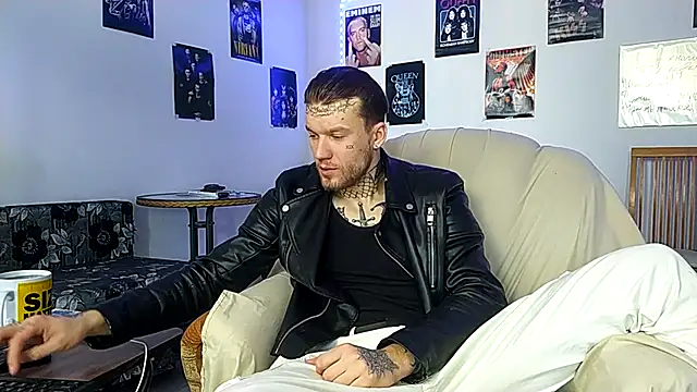 Huntall77 online show from January 16, 7:45 am