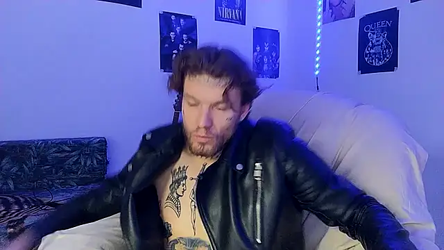 Huntall77 online show from December 18, 8:01 pm