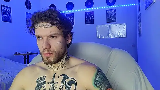 Huntall77 online show from December 15, 4:35 pm