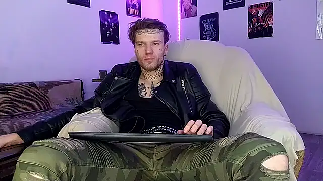 Huntall77 online show from January 5, 5:27 pm