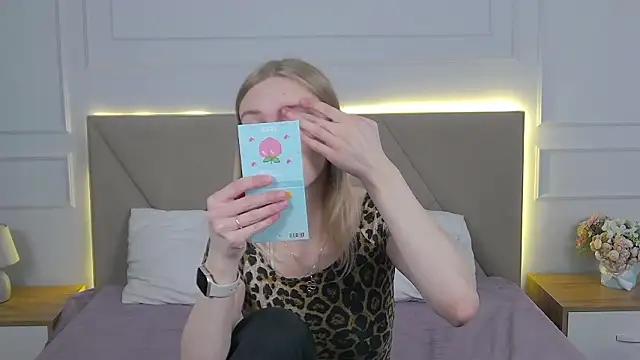 RachaelCute online show from March 15, 3:57 am