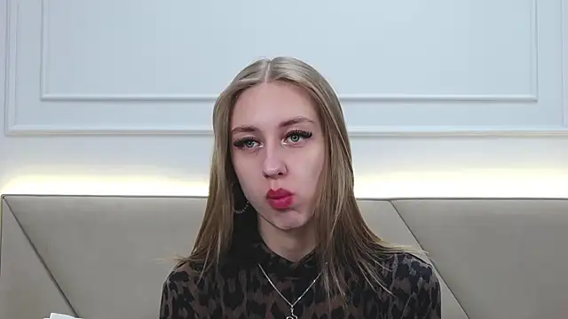 Snapshot of RachaelCute chatting on December 19, 10:17 am RachaelCute online show from December 19, 10:17 am