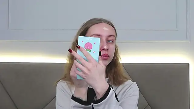 Snapshot of RachaelCute chatting on December 18, 4:28 am RachaelCute online show from December 18, 4:28 am