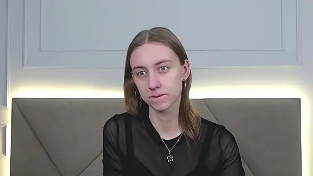 Snapshot of RachaelCute chatting on December 16, 5:00 am RachaelCute online show from December 16, 5:00 am